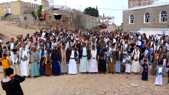 تحت شعار "إن عدتم عُدنا.. وجاهزون للجولة القادمة"..أكثر من 450 وقفة حاشدة في اليمن