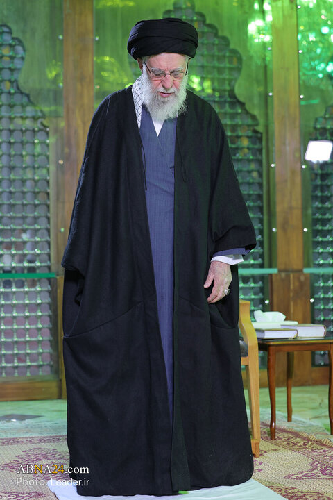 حضور رهبر معظم انقلاب در مرقد بنیانگذار جمهوری اسلامی ایران