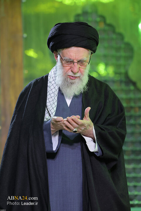 حضور رهبر معظم انقلاب در مرقد بنیانگذار جمهوری اسلامی ایران