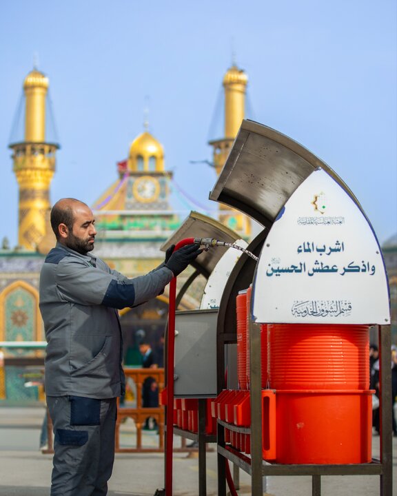 Saciarse de la generosidad de Abbas (la paz sea con él); un sorbo de tranquilidad junto a su santuario en Karbala
