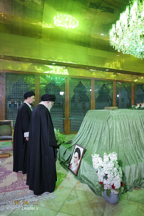 Foto / İslam İnkılab Rehberi İmam Humeyni'nin (r.a) Türbesini Ziyaret Etti