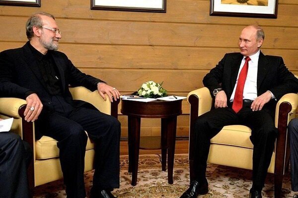 သမ္မတ ပူတင် နှင့် အလီ လာရီဂျာနီ တို့သည် ခရင်မလင်တွင် တွေ့ဆုံကြ