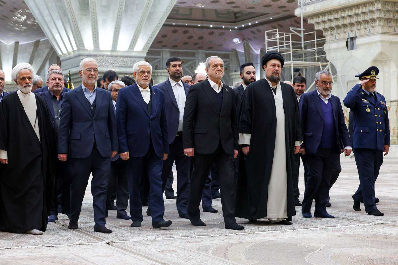 Pres. Pezeshkian, cabinet members renew allegiance to Imam Khomeini’s ideals