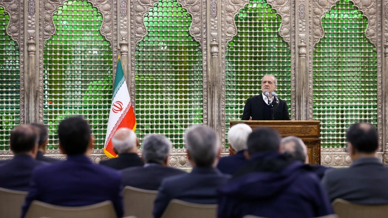 Pezeşkiyan’dan net mesaj: Protestolar dinlenir, ancak Batı destekli fitneye izin yok