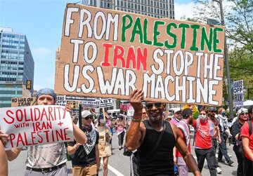 အီရန်ကို တိုက်ခိုက်ရန် အမေရိကန်၏ မည်သည့် လုပ်ရပ်များကို မဆို ဆန့်ကျင်ကြောင်း ဗြိတိန်ပြည်သူများ မှ ဆန္ဒပြ