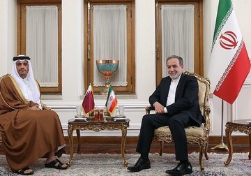 وزير الخارجية القطري يزور طهران ويلتقي نظيره الإيراني