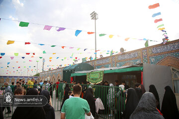 برپایی ایستگاه‌های صلواتی نیمه شعبان در حرم بانوی کرامت