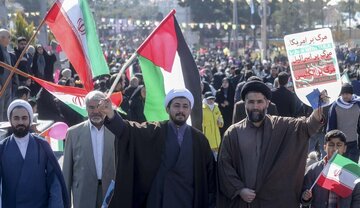 ملت ایران هرگز در برابر نظام سلطه سر تعظیم فرود نیاورده است