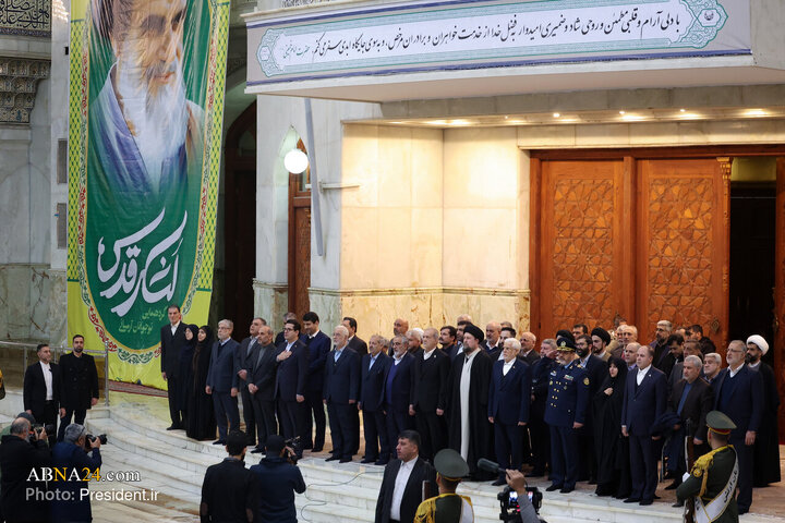 Photos: Iran President cabinet renews allegiance to Imam Khomeini