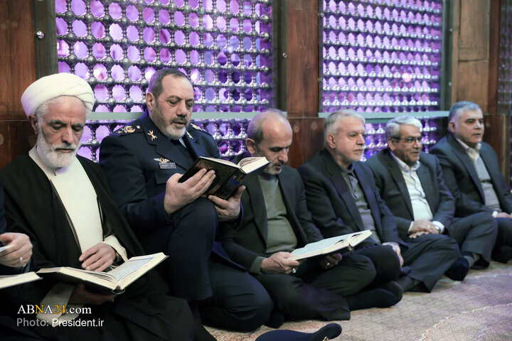 Photos: Iran President cabinet renews allegiance to Imam Khomeini