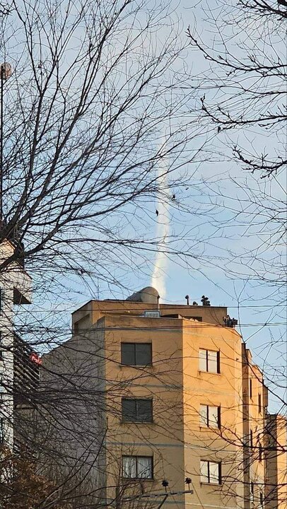 تقرير مصور/ القوات المسلحة الإيرانية تطلق صواريخ باليستية في مناورة عسكرية واسعة