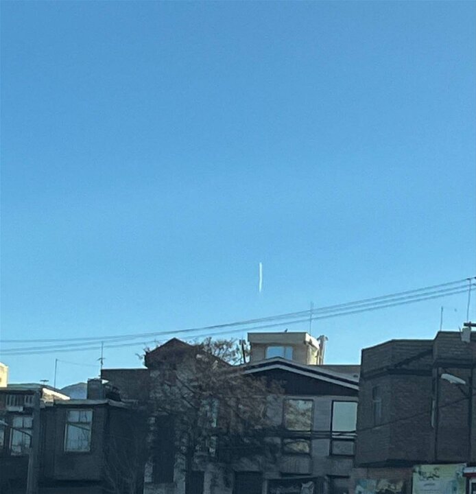 تقرير مصور/ القوات المسلحة الإيرانية تطلق صواريخ باليستية في مناورة عسكرية واسعة