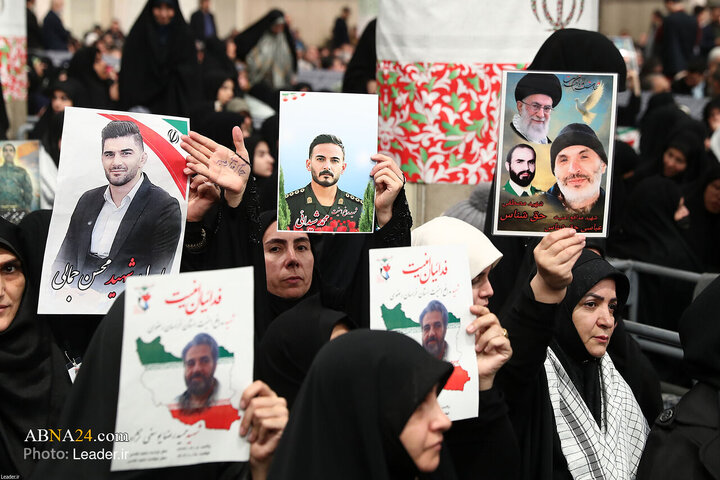 دیدار هزاران نفر از اقشار مختلف مردم با رهبر انقلاب