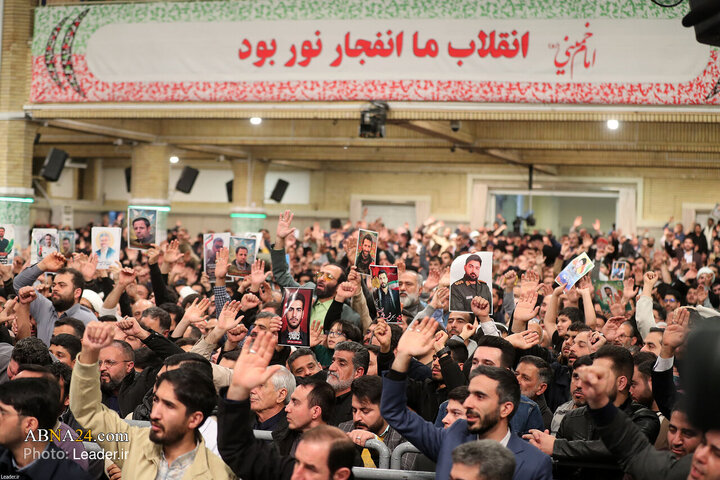 دیدار هزاران نفر از اقشار مختلف مردم با رهبر انقلاب