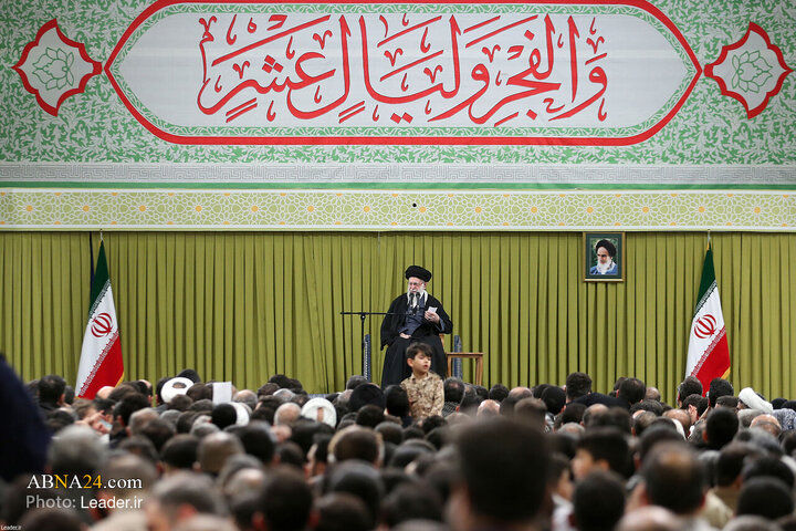 دیدار هزاران نفر از اقشار مختلف مردم با رهبر انقلاب