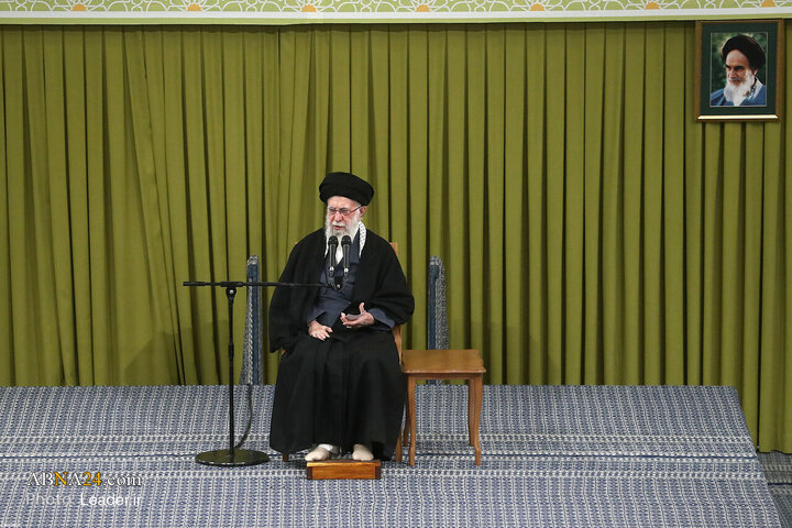 دیدار هزاران نفر از اقشار مختلف مردم با رهبر انقلاب