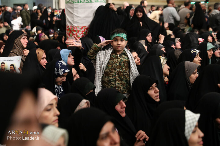 Hezaran kes ji çîn û qatanên cuda yên gel bi rêberê şoreşê re hatin hevditin