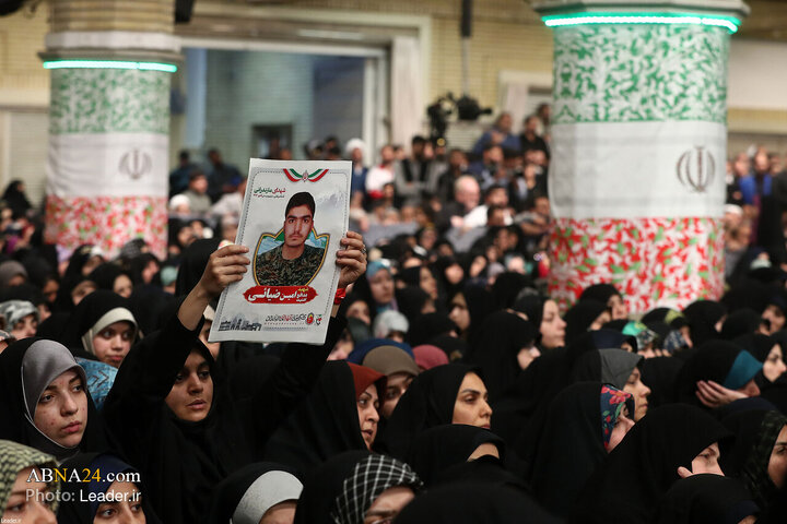 Hezaran kes ji çîn û qatanên cuda yên gel bi rêberê şoreşê re hatin hevditin