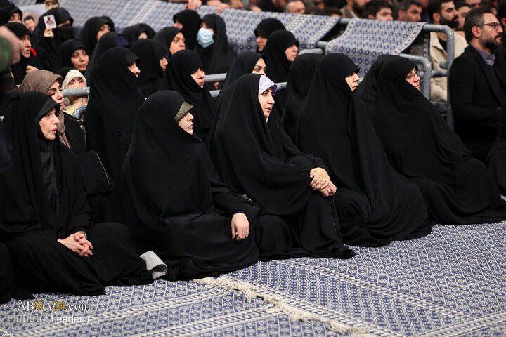 Foto / Halkın Çeşitli Kesimlerinden Binlerce Kişi İslam İnkılab Rehberiyle Buluştu