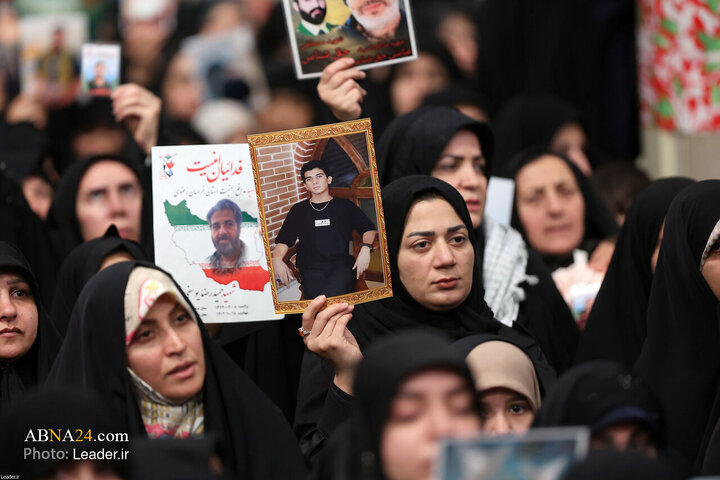 Foto / Halkın Çeşitli Kesimlerinden Binlerce Kişi İslam İnkılab Rehberiyle Buluştu