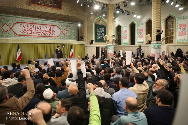 Foto / Halkın Çeşitli Kesimlerinden Binlerce Kişi İslam İnkılab Rehberiyle Buluştu