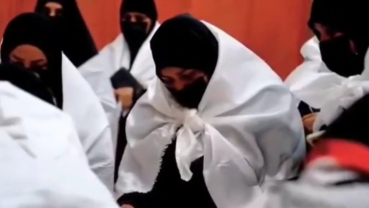 Video | Barisan Pendaftaran Wanita Iraq Berkafan untuk Menyertai Pembela Iran