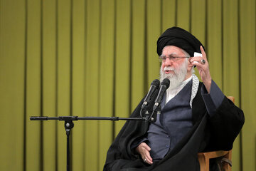 Imam Khamenei: Americans should know if they start a war, it’ll be a regional war