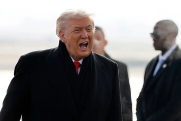 كاتب أمريكي: ترمب أغرق نفسه بالأزمات والبيت الأبيض هو الأزمة ذاتها