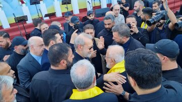 ویدیو | تصاویر کمتر دیده‌شده از دیدار علی لاریجانی و پدر شهید سید حسن نصرالله