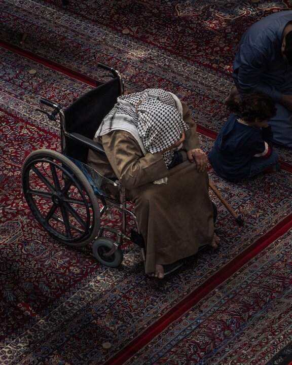 Informe fotográfico | El anciano que nunca abandonó su peregrinación semanal al Imam Huséin (P)