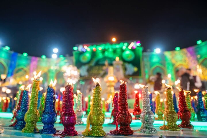 تقرير مصور/ إيقاد (1192) شمعة تحت شعار "المهدي وعد غير مكذوب" بمناسبة ولادة الإمام (عج) في كربلاء