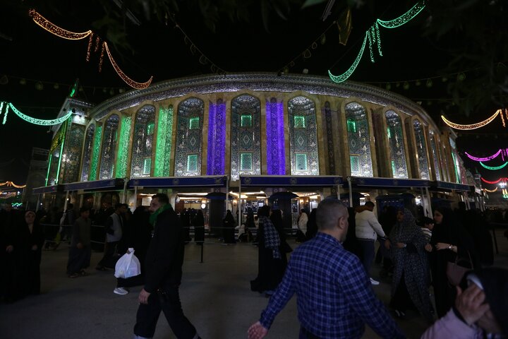 تقرير مصور/ إيقاد (1192) شمعة تحت شعار "المهدي وعد غير مكذوب" بمناسبة ولادة الإمام (عج) في كربلاء