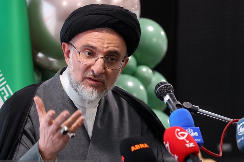 رسیدگی به محرومان و یتیمان، مصداق عمل صالح ماندگار و مسیر بهشت است