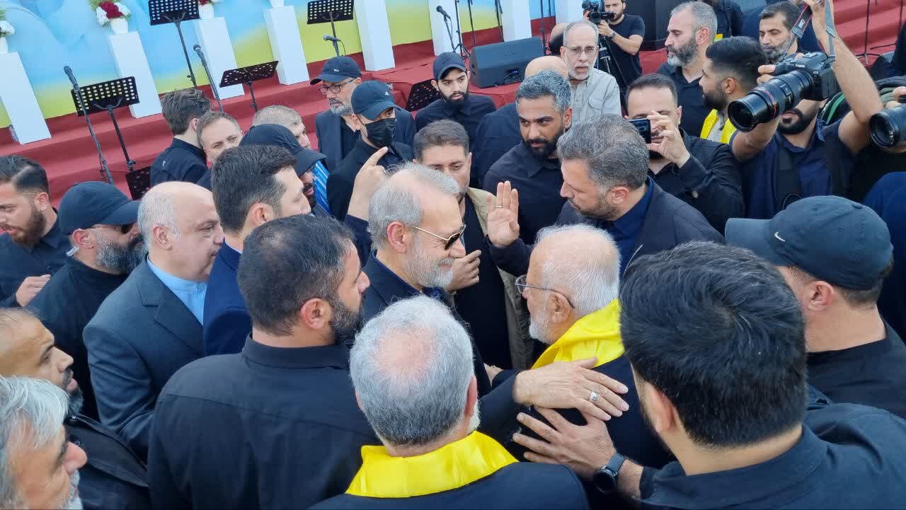 ویدیو | تصاویر کمتر دیده‌شده از دیدار علی لاریجانی و پدر شهید سید حسن نصرالله