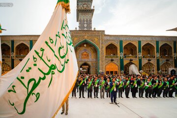 ইমাম আলী (আ.)-এর পবিত্র মাজারের খাদেমরা বিশিষ্ট অনুষ্ঠানের মাধ্যমে ইমাম যামান (আ.ফা.)-এর জন্মের স্মরণ করে