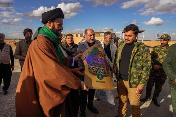 تقرير مصور/ العتبة العلوية توجه قافلة رابطة الدعم اللوجستي إلى الحدود العراقية - السورية