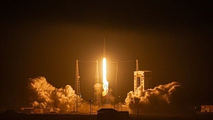 مطالبه‌ای که تاریخ فضایی ایران را تغییر داد/ نقش شهید حاجی‌زاده در پرتاب ماهواره «نور ۱»