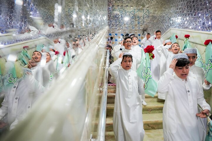 تقرير مصور/ أطفال نور الهادي يحتفلون بذكرى مولد الإمام المهدي في حرم الإمامين العسكريين