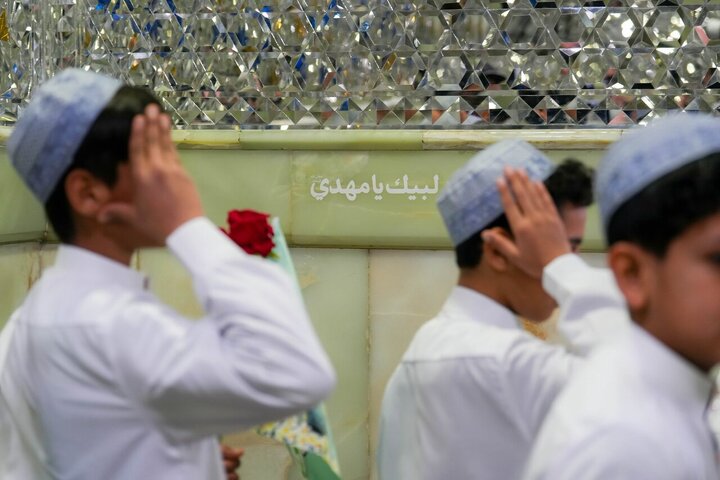 تقرير مصور/ أطفال نور الهادي يحتفلون بذكرى مولد الإمام المهدي في حرم الإمامين العسكريين