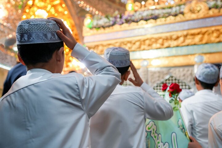 تقرير مصور/ أطفال نور الهادي يحتفلون بذكرى مولد الإمام المهدي في حرم الإمامين العسكريين