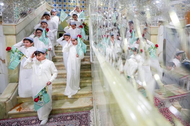 تقرير مصور/ أطفال نور الهادي يحتفلون بذكرى مولد الإمام المهدي في حرم الإمامين العسكريين