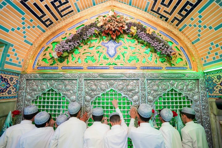 تقرير مصور/ أطفال نور الهادي يحتفلون بذكرى مولد الإمام المهدي في حرم الإمامين العسكريين