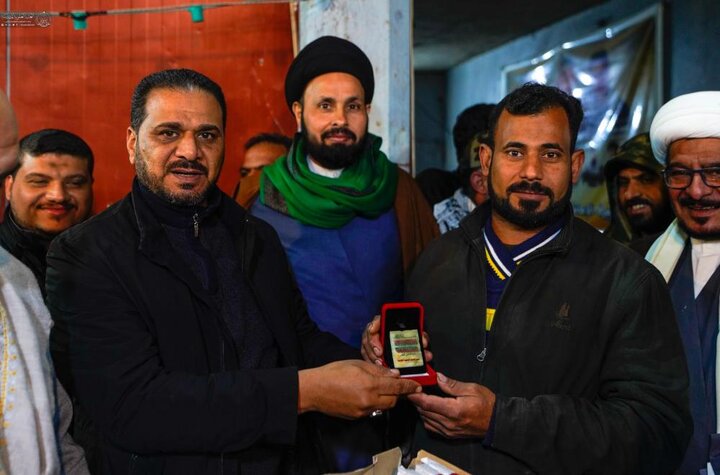 تقرير مصور/ العتبة العلوية توجه قافلة رابطة الدعم اللوجستي إلى الحدود العراقية - السورية