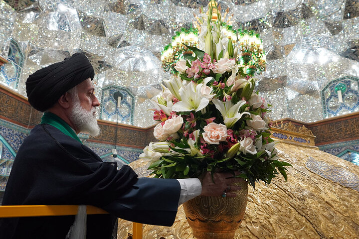 Photos: Hazrat Masoumeh shrine adorned with flowers on eve of Mid‑Sha’ban