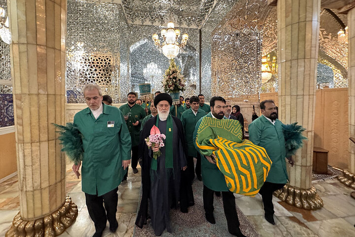 Photos: Hazrat Masoumeh shrine adorned with flowers on eve of Mid‑Sha’ban