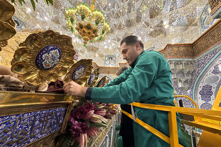 Photos: Hazrat Masoumeh shrine adorned with flowers on eve of Mid‑Sha’ban