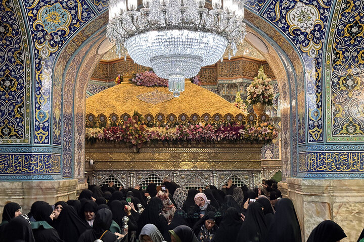 Photos: Hazrat Masoumeh shrine adorned with flowers on eve of Mid‑Sha’ban