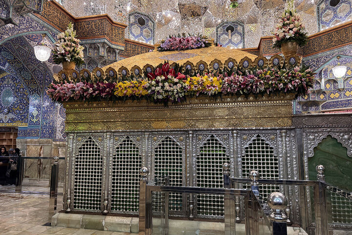 Photos: Hazrat Masoumeh shrine adorned with flowers on eve of Mid‑Sha’ban