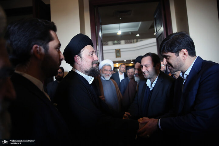 تقرير مصور/ نواب مجلس الشورى الاسلامي يجدّدون العهد بمبادئ الثورة الاسلامية