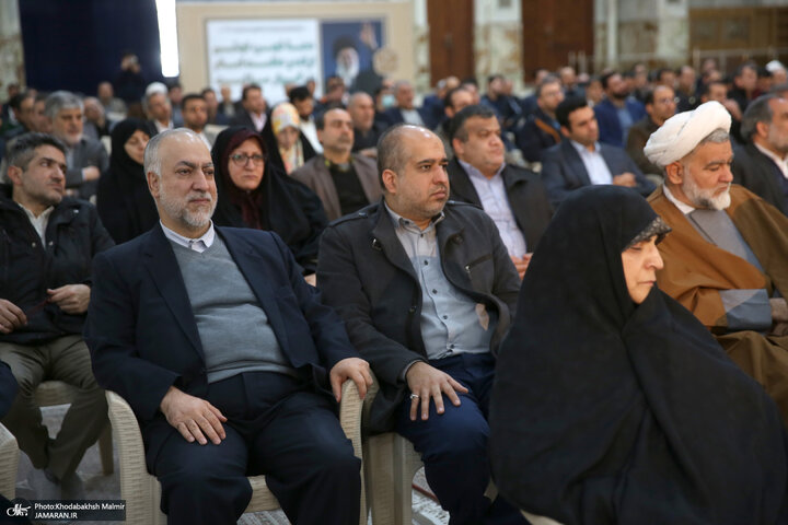 تقرير مصور/ نواب مجلس الشورى الاسلامي يجدّدون العهد بمبادئ الثورة الاسلامية